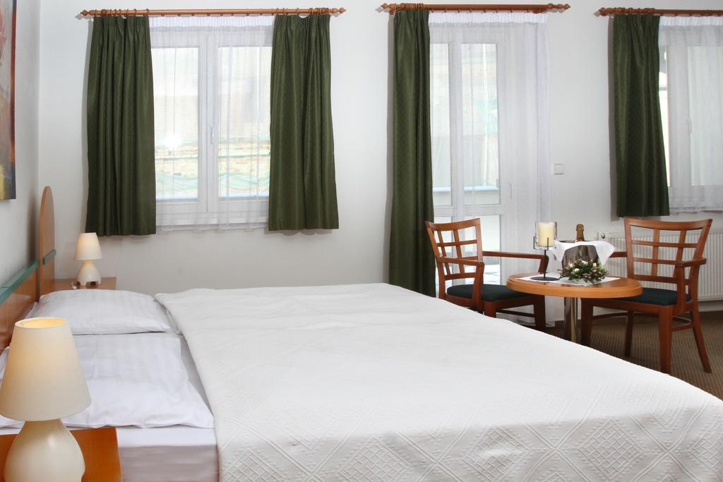 Hotel Maxim Mariánské Lázně Zimmer foto