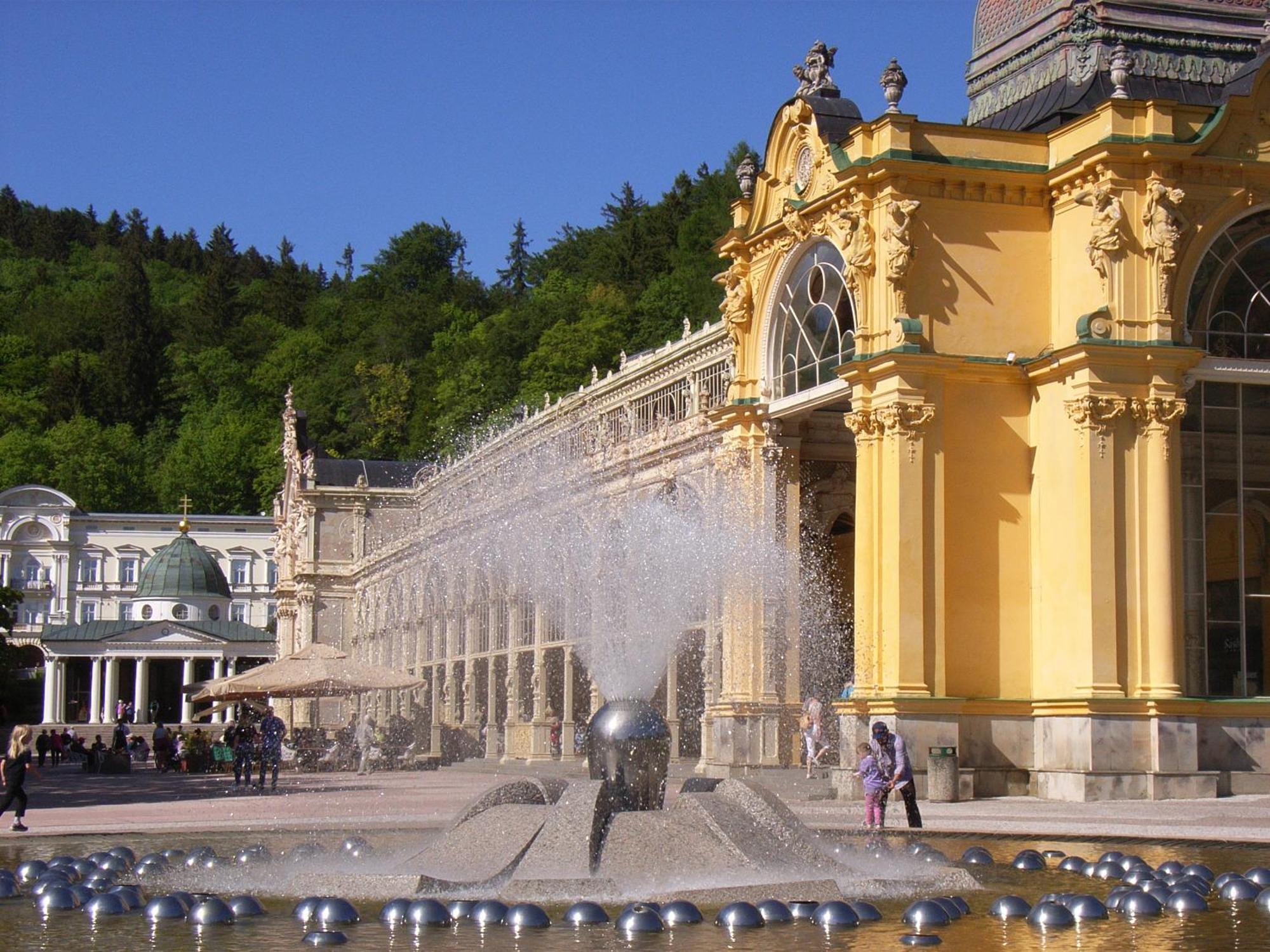 Hotel Maxim Mariánské Lázně Exterior foto
